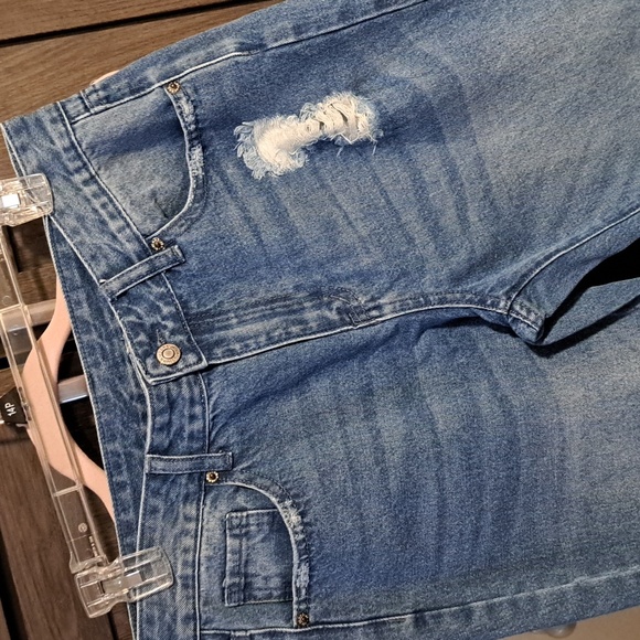 New High waisted distressed jeans - Picture 10 of 15